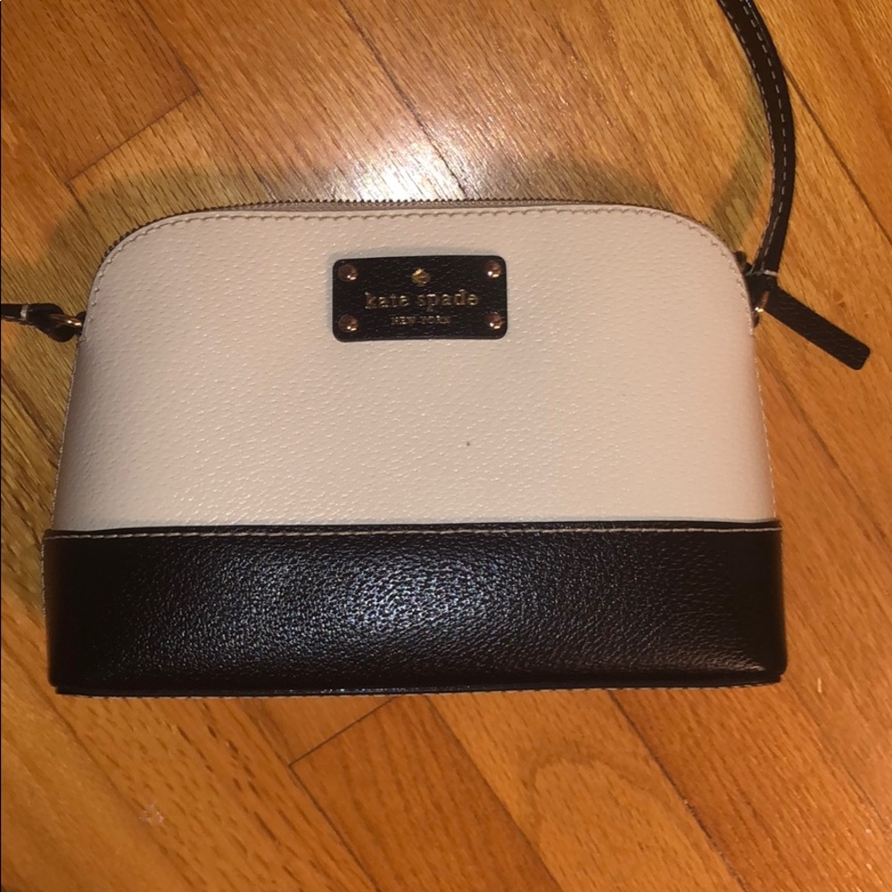 White & black Kate Spade crossbody